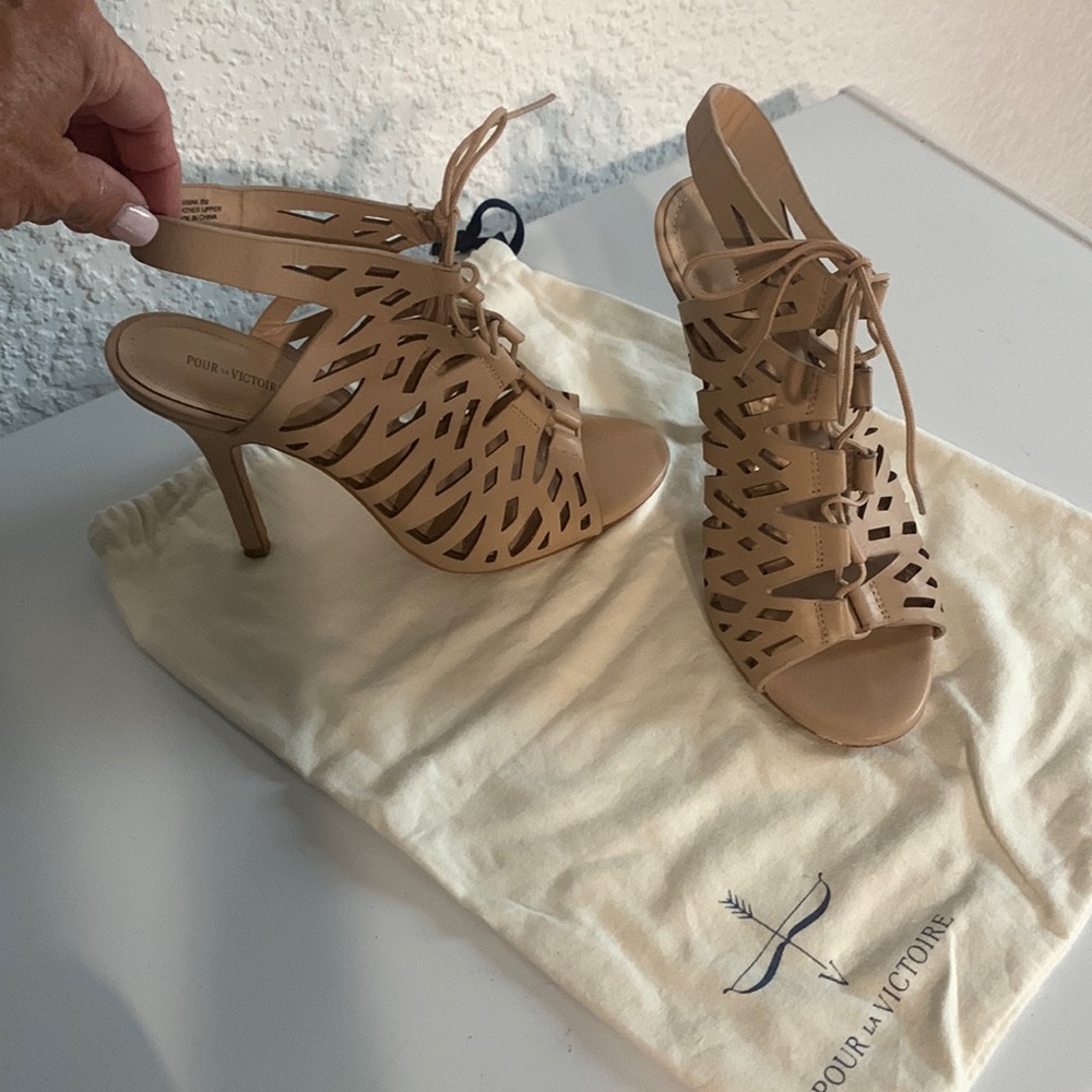 Pour La  Victoire leather lace up heels